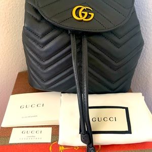 Gucci Calfskin Matelasse GG Marmont Flap Backpack - Black